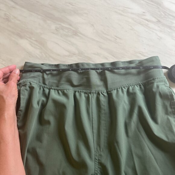 Amazon Essentials Olive Green Athletic Shorts Size Woman Small - Picture 12 of 13